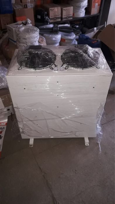 Продам холодильную камеру Polar