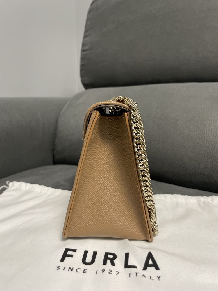 Furla Venere кафява чанта с пъстри детайли