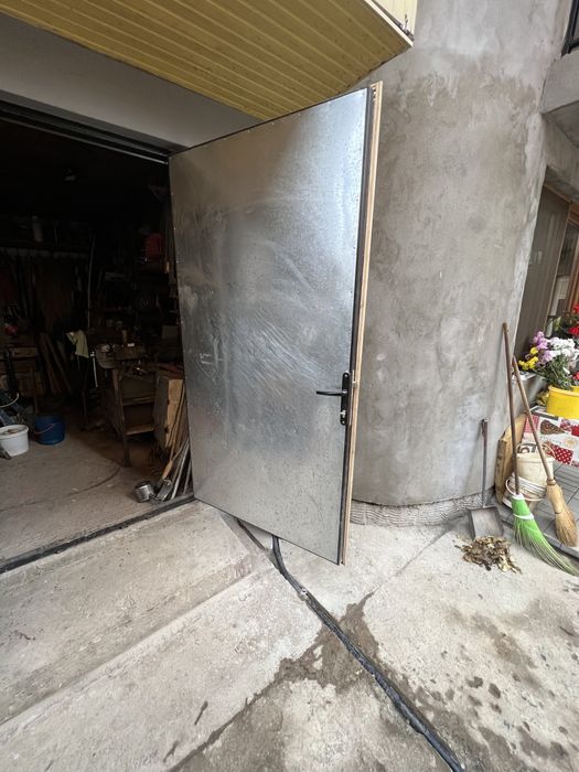 Usa metalica izolata beci centrala garaj 95x195