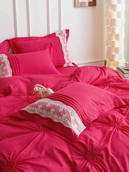 Lenjerie de pat  cu broderie și pliuri în forma de inimioară