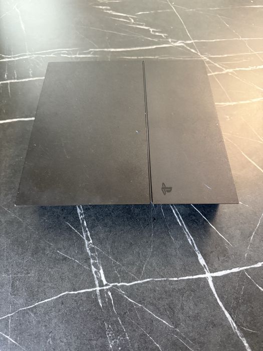 Ps4 1TB plus controler