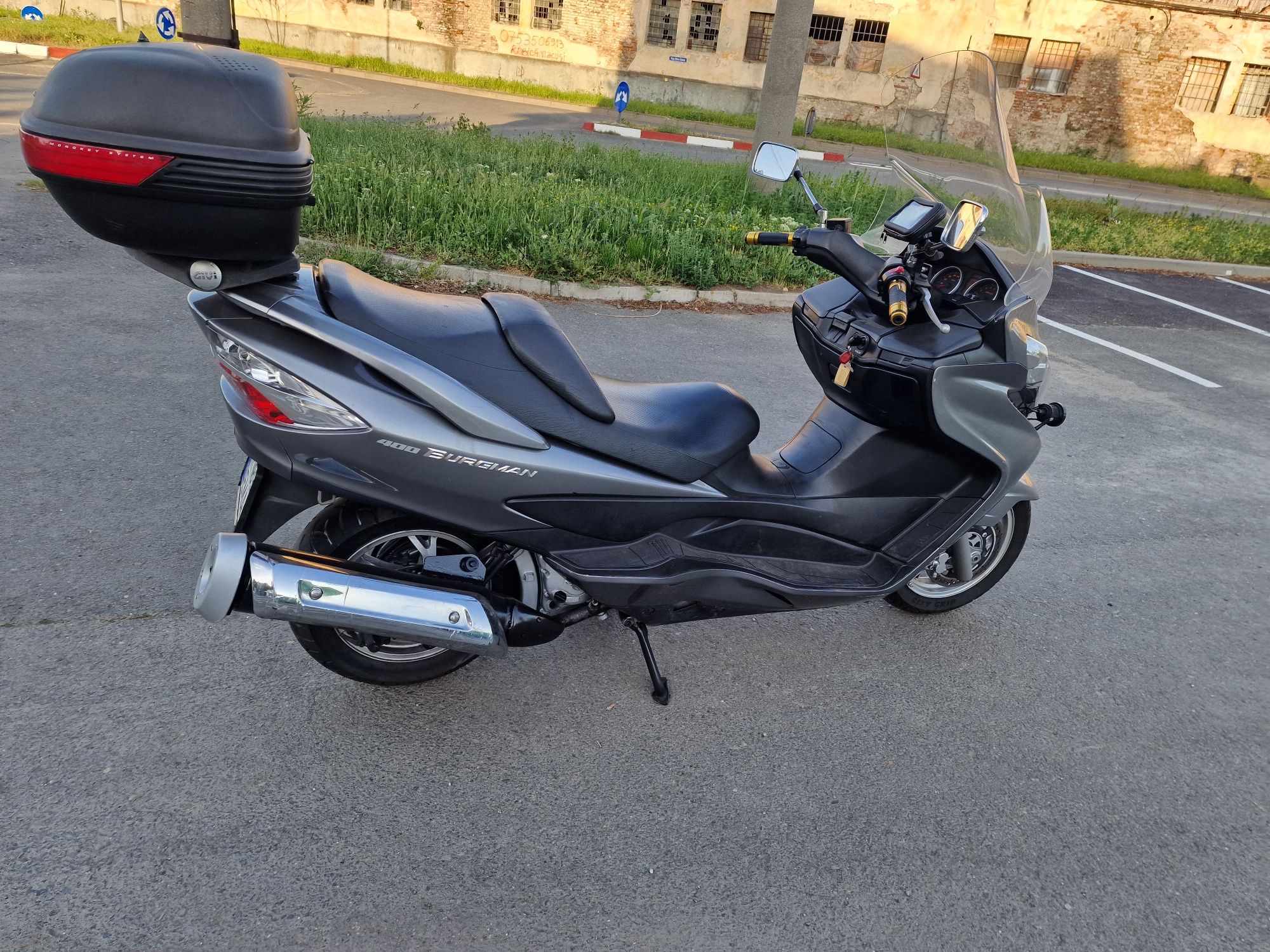 Vând Scoter Maxi Suzuki burgmann  400 cc an 2007