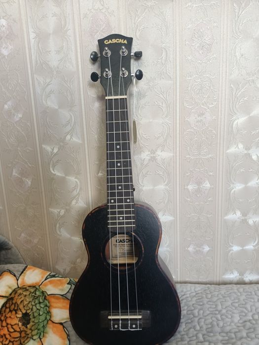 Продам укулеле новая