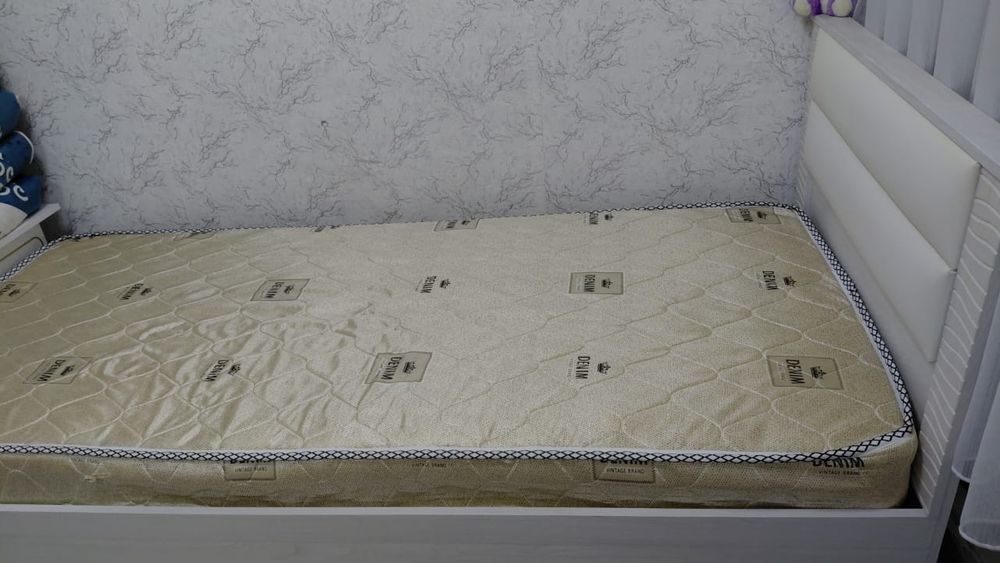 Срочно продам кровать! В отличном состоянии. .