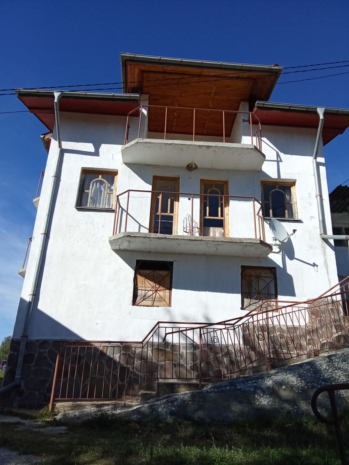 Продава къща в Родопите