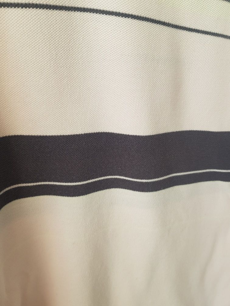 Tricou model polo