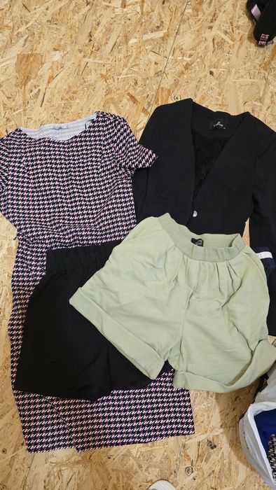 Отдам женские вещи