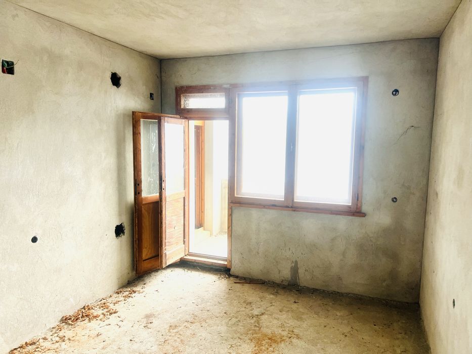 Продава се Четиристаен апартамент в с. Кисийците, Област Габрово - 200 кв.м за 310 €/кв.м - Снимка #7