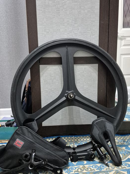 продаю передний вилсет