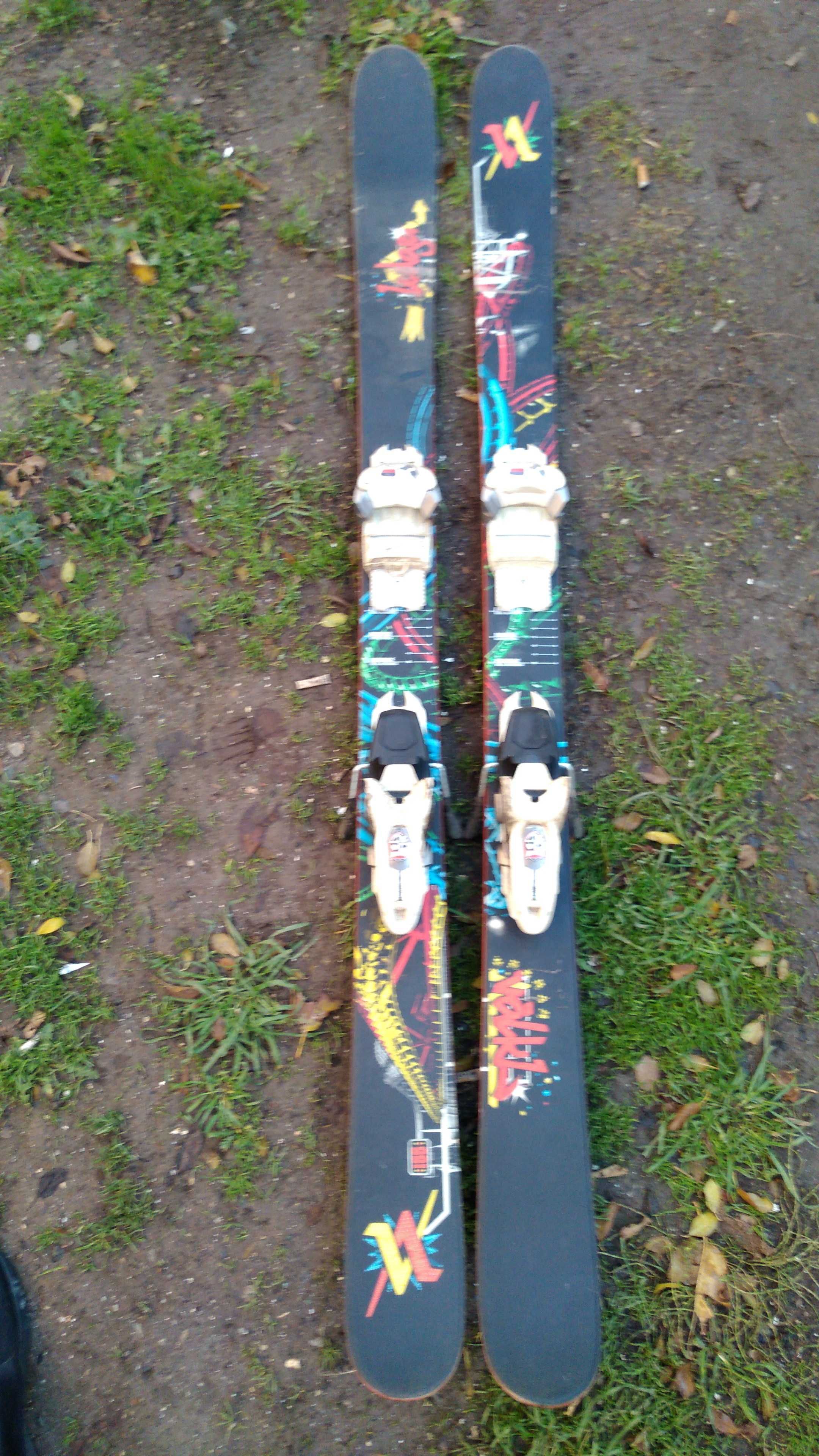 Skiuri Volkl Ledge Skis 2011 Radius: 16.9m -162cm cu Marker Griffon 12