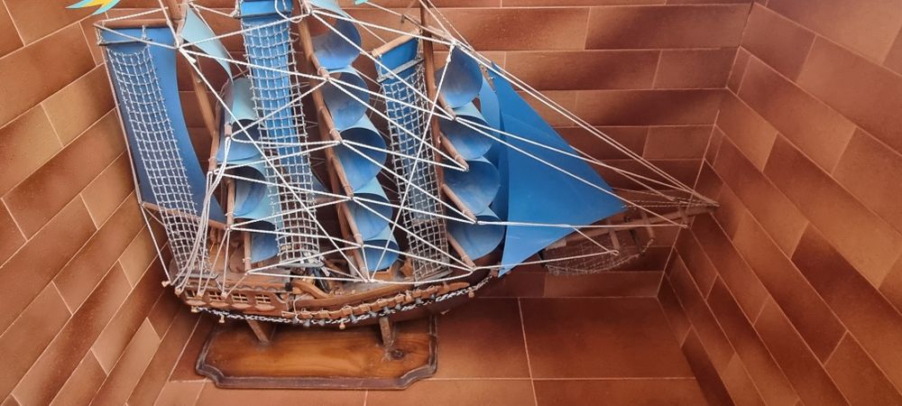 Корабль деревянный