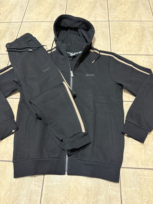 Trening Boss marimea L, XL, XXL