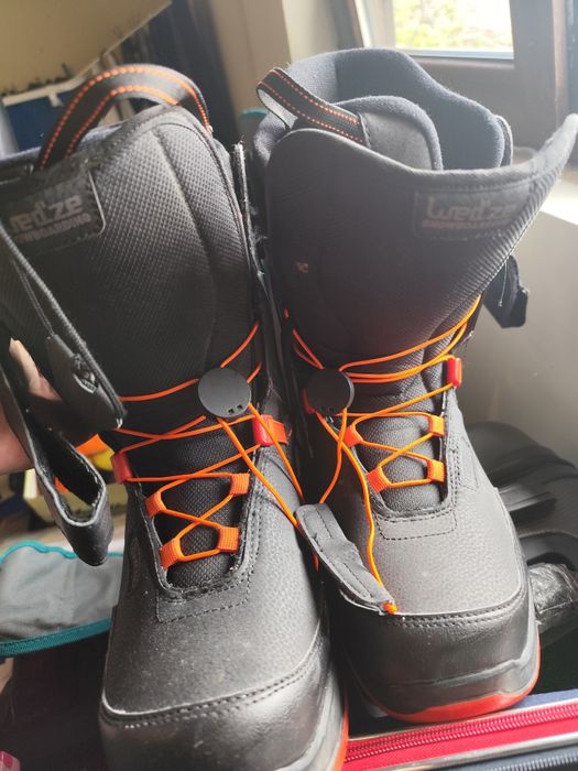 Vând boots snowboard