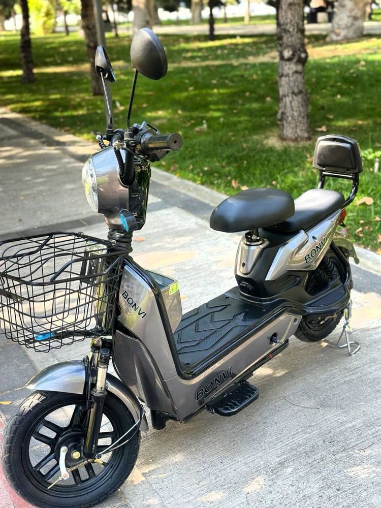 -Skuter. Bonvi chuntak modell