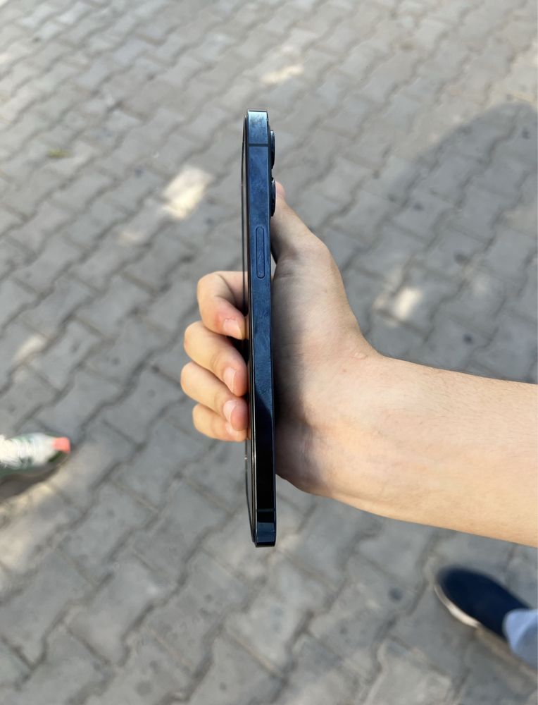 Iphone 12 pro max 78% battary sim kart