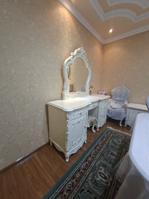 Комот трюмо для спальни