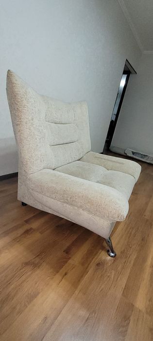 Два одноместных кресла