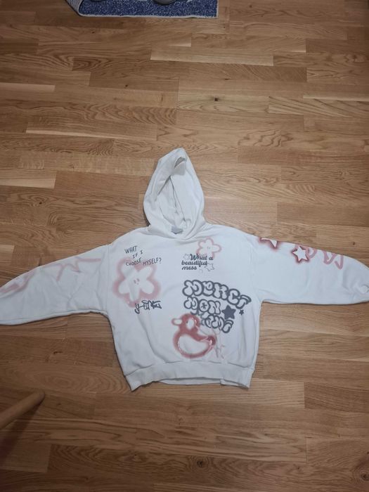 Бяло худи от BERSHKA