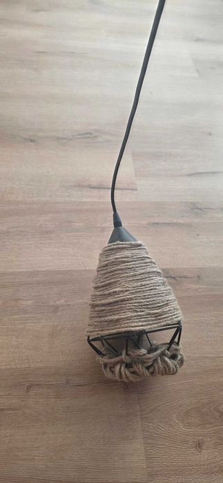 Corp de iluminat pentru hol.