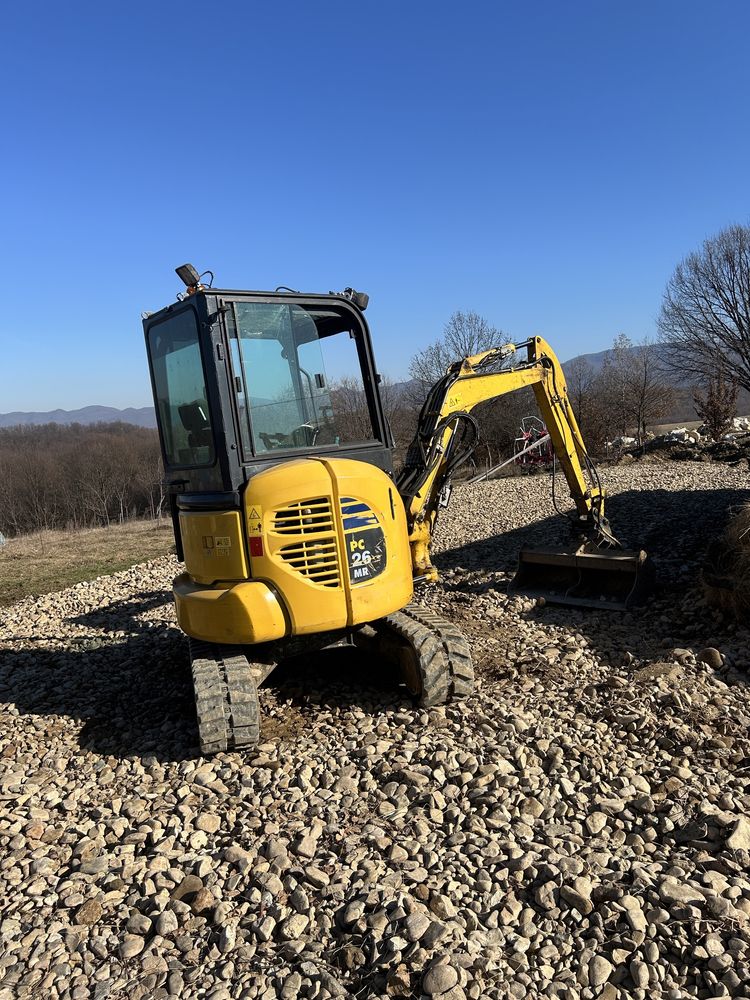 Inchiriez  miniexcavator 2,7 tone si autobasculanta 3,5 tone