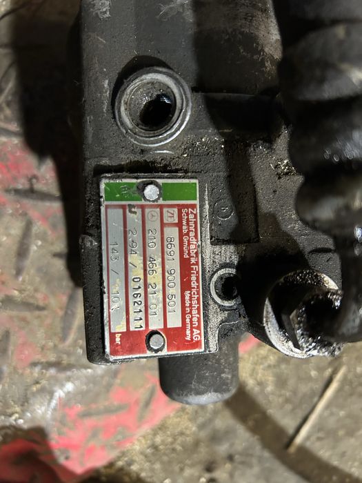 Насос гура, стартер, шкивы, запчасти по двигателю м102