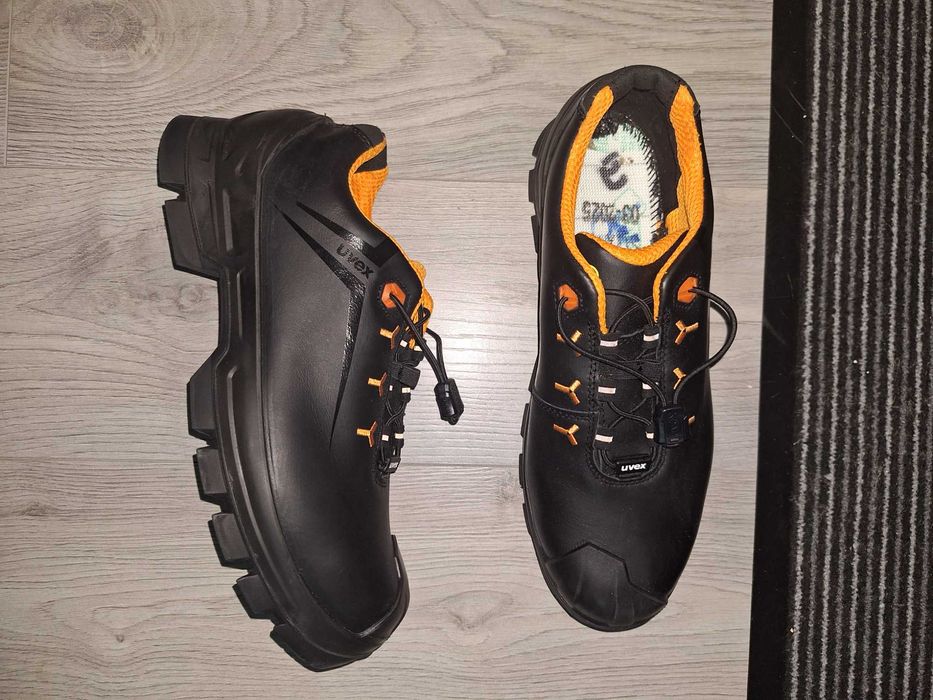 pantofi uvex S3 43 negru/portocaliu noi