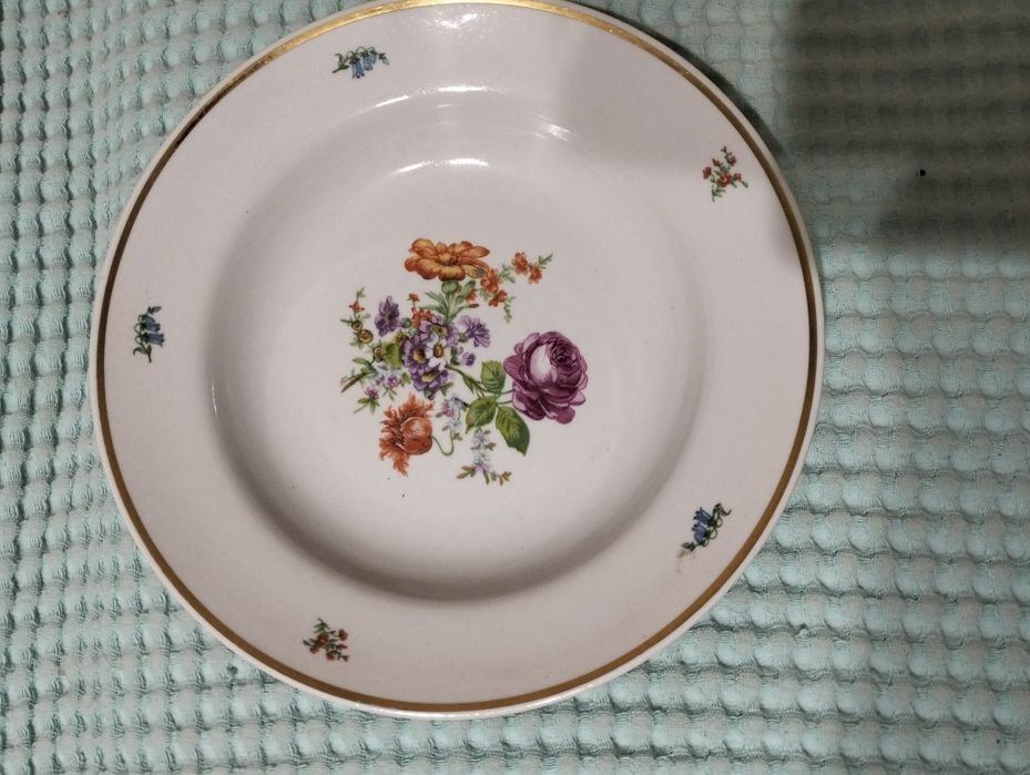 Продам 6 суповых тарелки