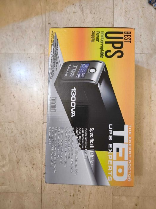 Vand UPS 1300VA/750W LCD Line