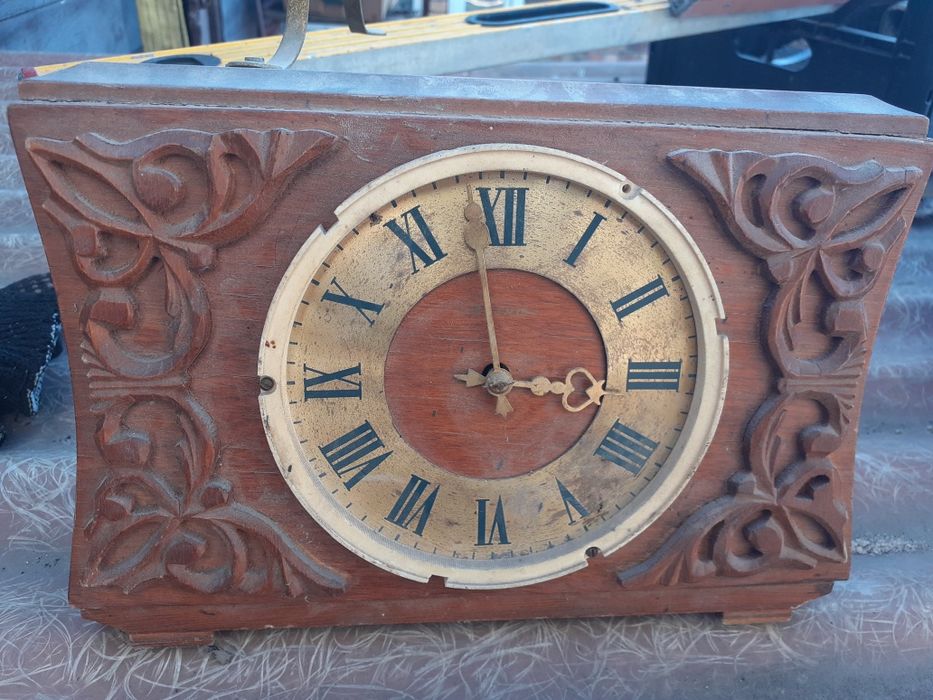 Часы советские на стольные