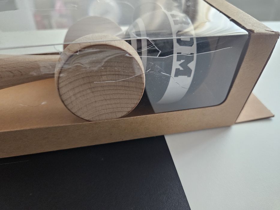 Kendama Krom Strogo, nou - cutia crapata, jucaria intacta