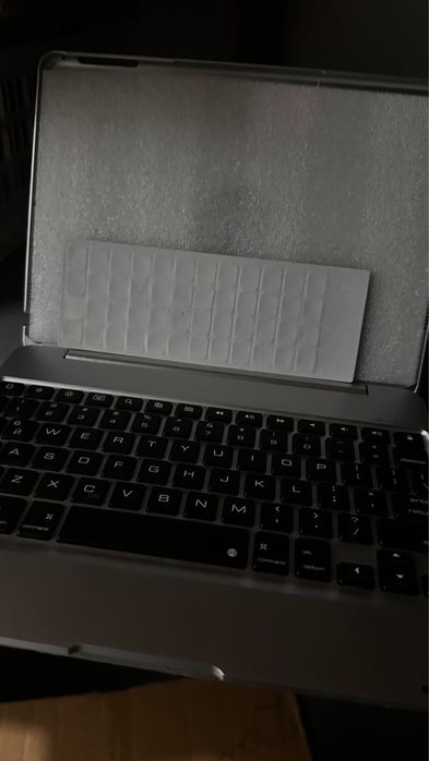 Продам клавиатуру для ipad air 1/2