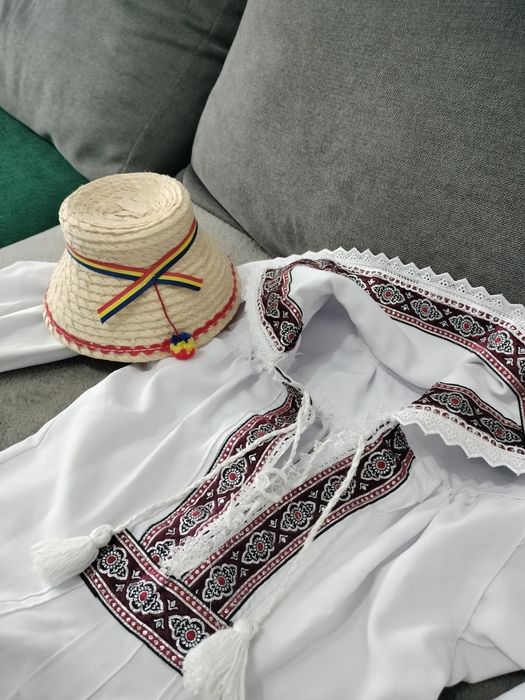 Costum popular copii superb