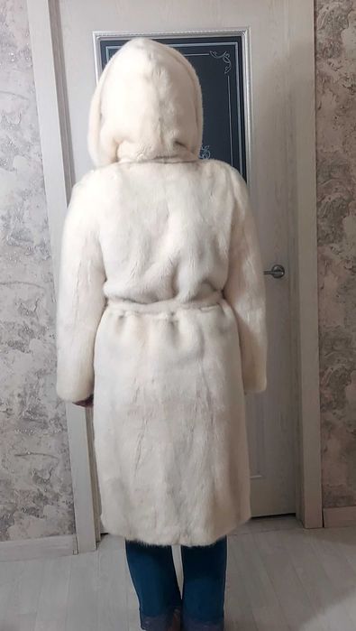 Продам шубу норковую 46р. 300000тг.