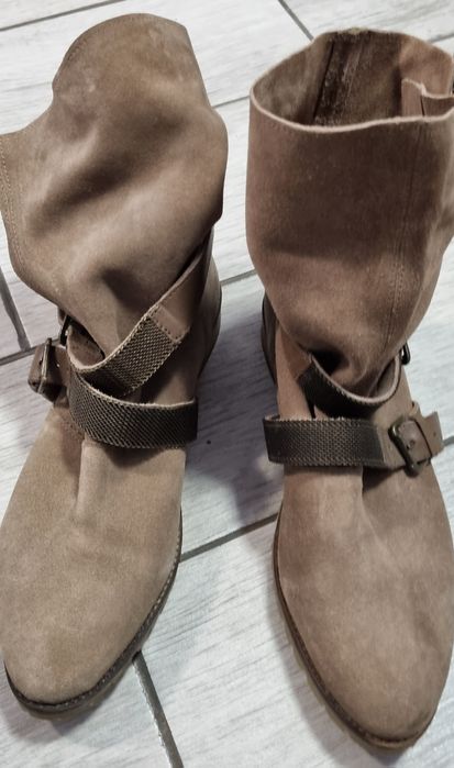 Cizme din piele intoarsa