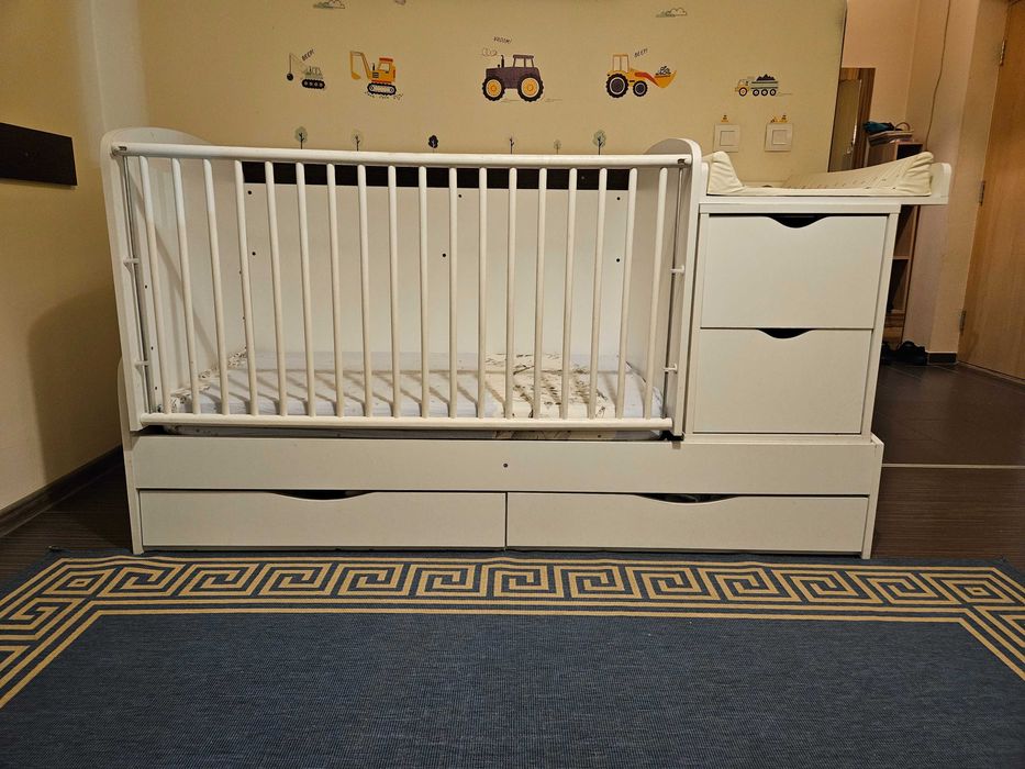 Patut bebelusi complet cu comoda si masa de infasat – stare buna