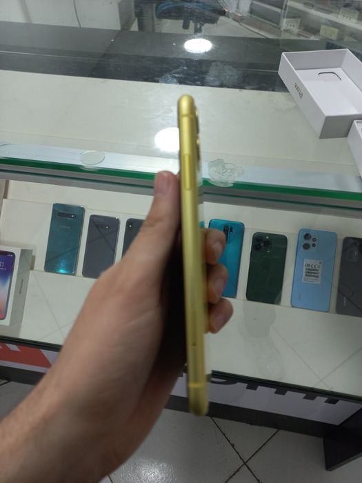 Iphone 11 ideal holatda sotiladi