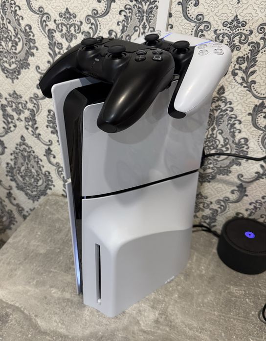 Продам Ps5 в отличном состоянии