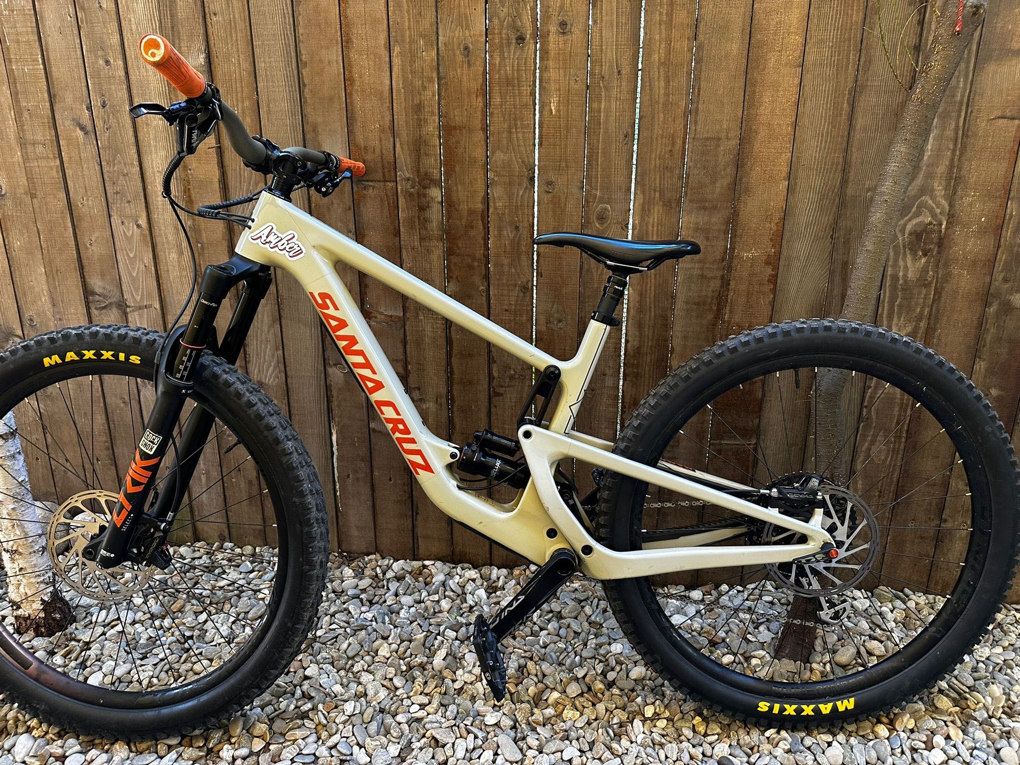 Santa Cruz Hightower C