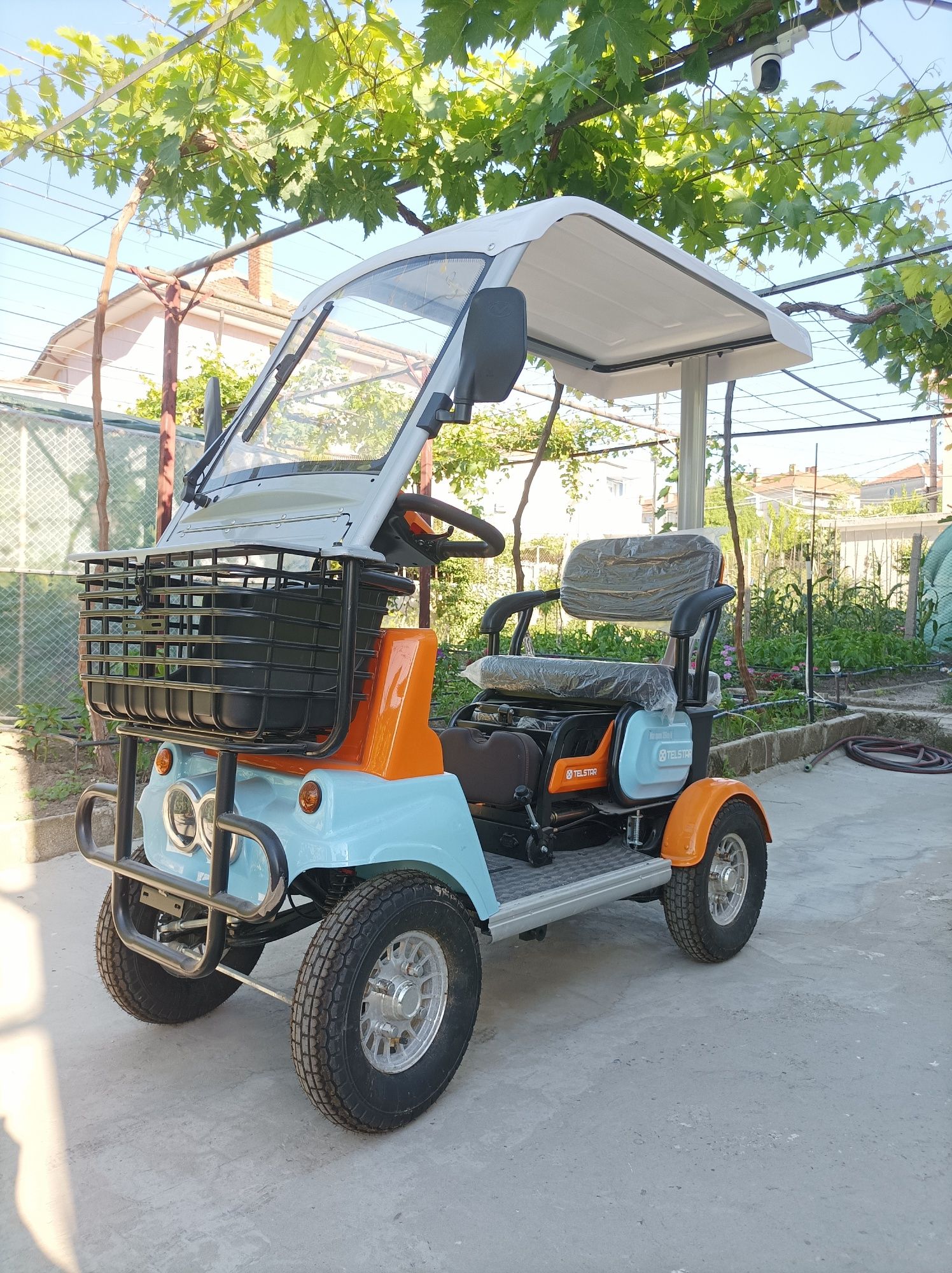 Електрическа четириколка Luxor 1500W 23Ah триместна 2+1 с покрив

Двиг