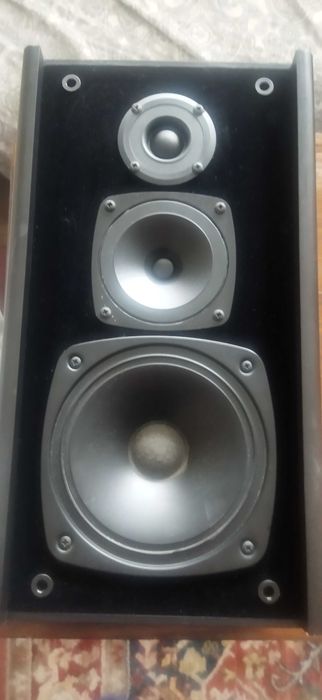 boxe negre Yamaha pe 3 cai 80/100 wați difuzoare bass noi Peerless