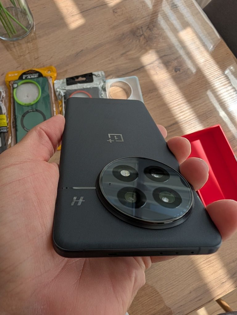 OnePlus 13 Black Eclipse 16/512GB в гаранция