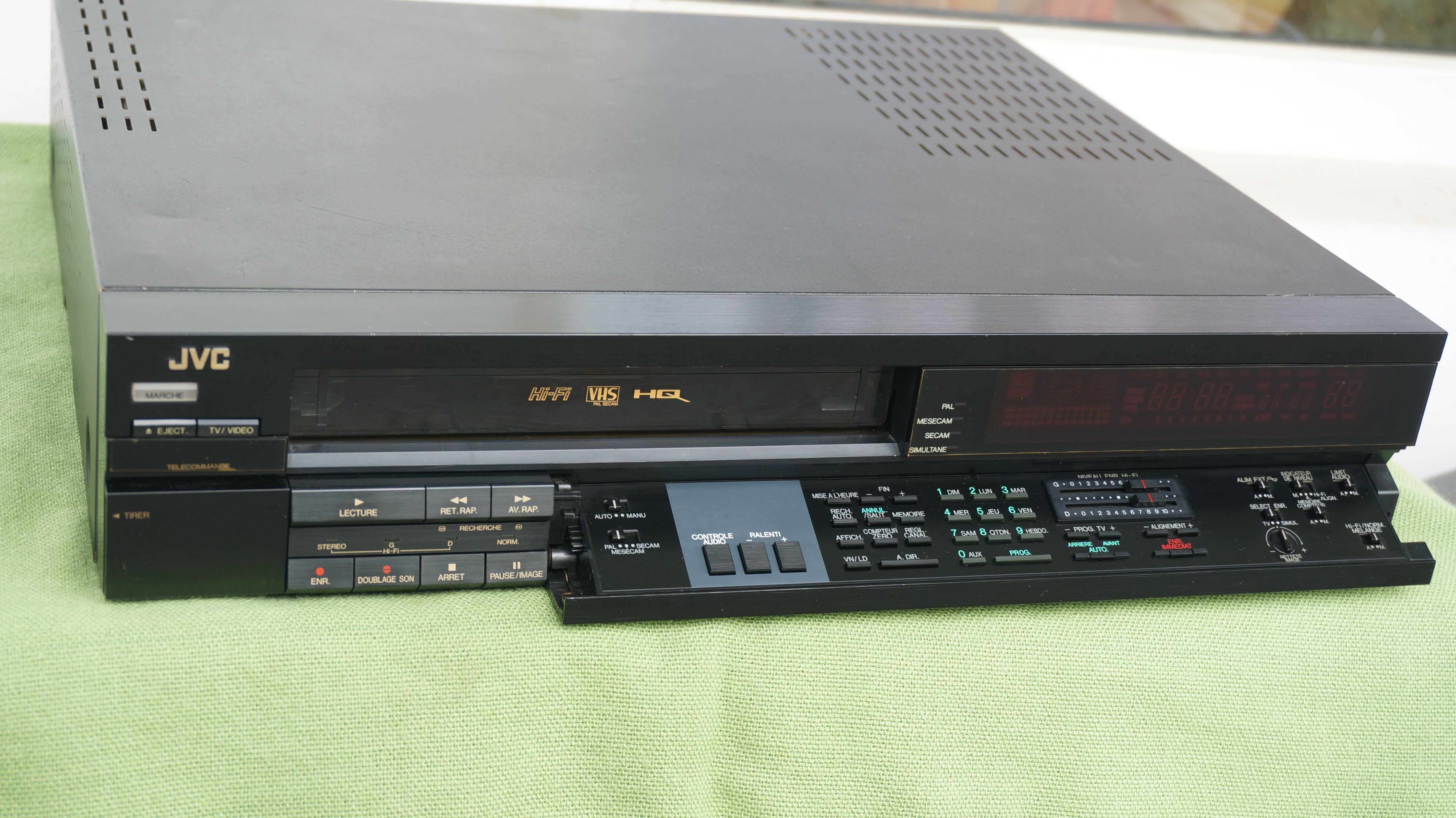 Video recorder VHS JVC model HR-D530 stereo Hi-Fi multisistem