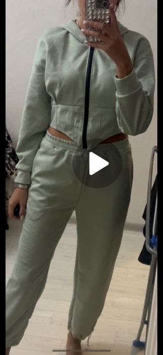 Лёгкий спортивный костюм