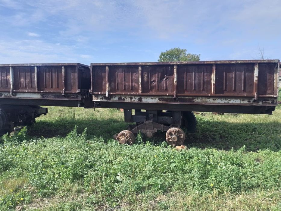 Прицеп ПТС -12 отличном состоянии 

Без колёс, в комплекте идут ди