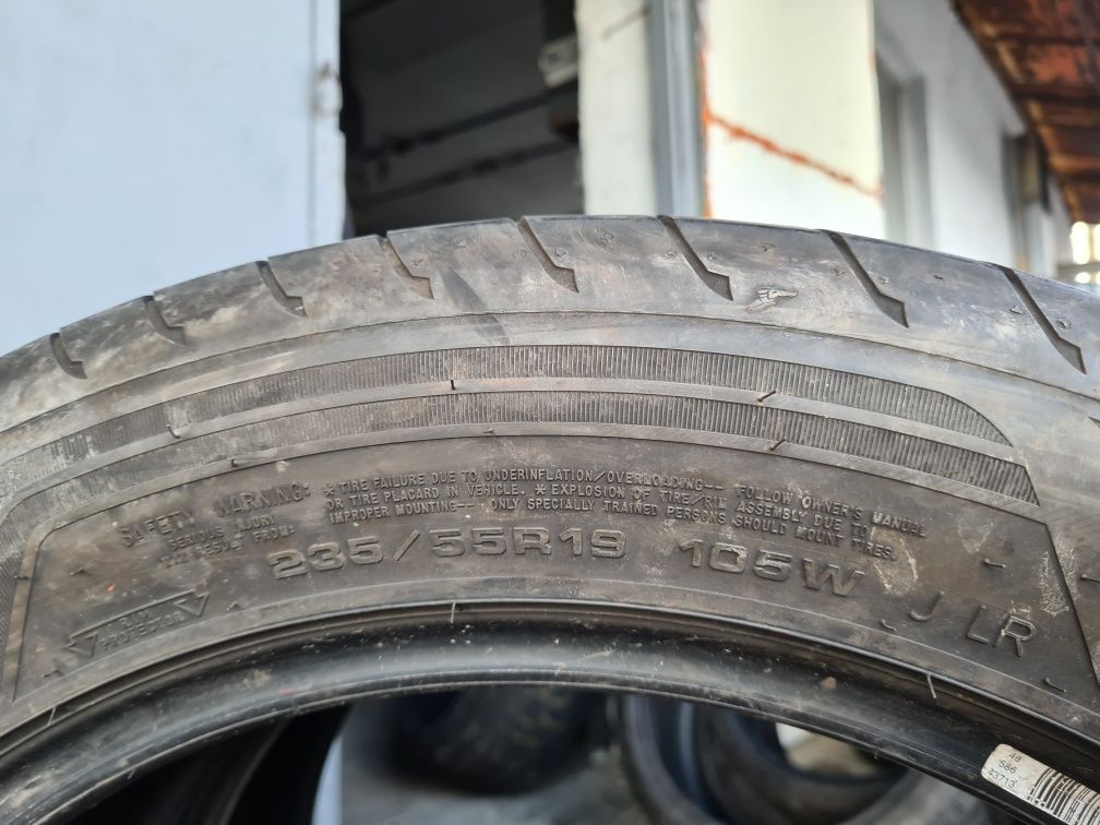 2 бр. летни гуми 235/55/19 GoodYear SUV DOT 0619 4 mm