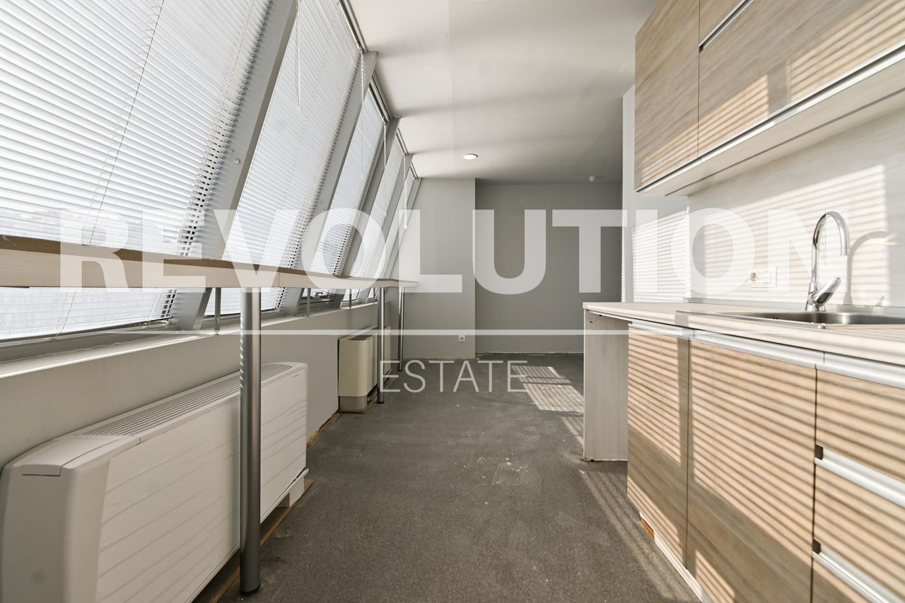 Дава се под наем Офис в София, Гоце Делчев - 558 кв.м за 4037 € - Снимка #2