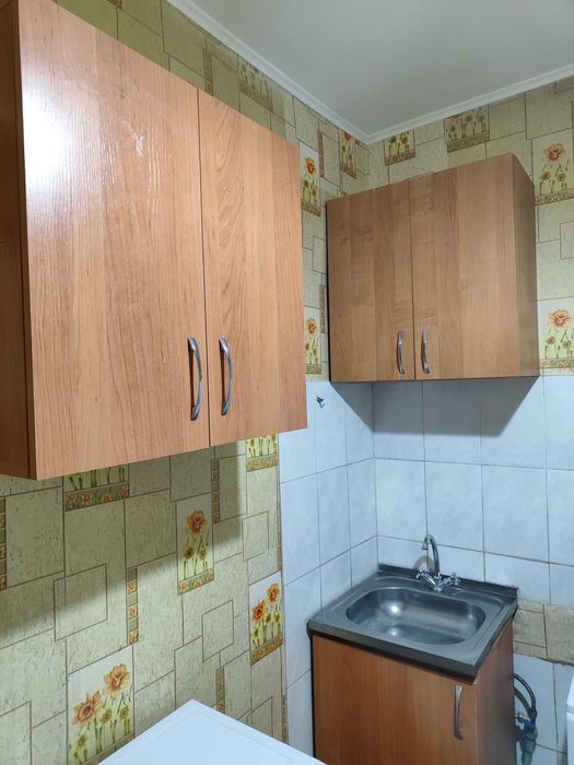 Кухонные навесные шкафы+ мойка с тумбой