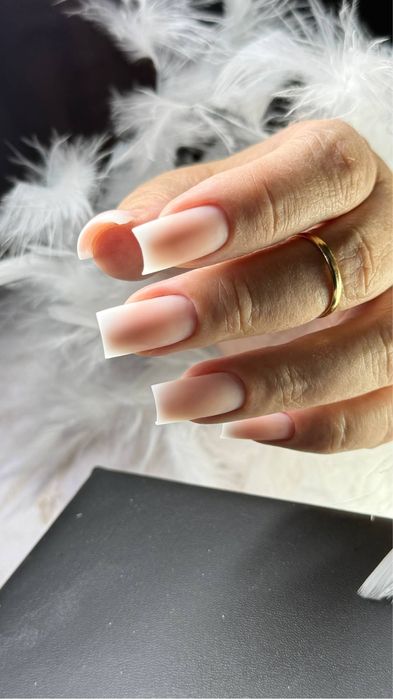 Маникюр и педекюр