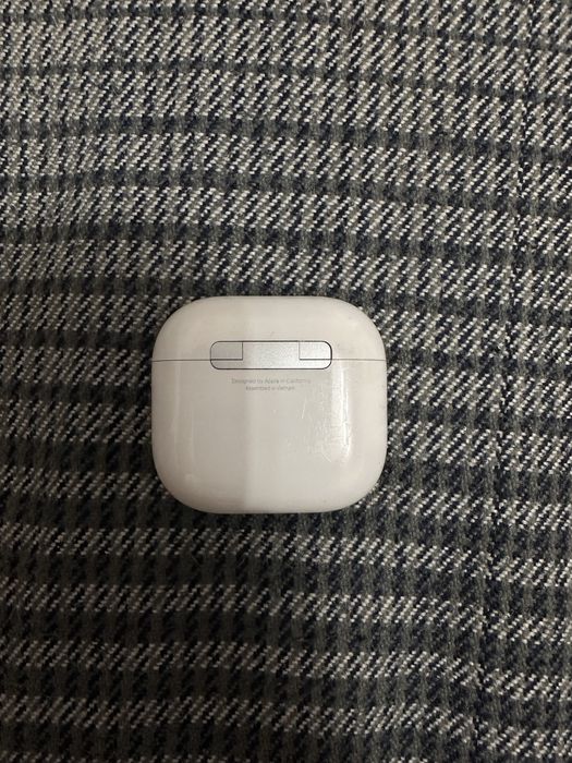 Кейс airpods 4  ANC оригинал