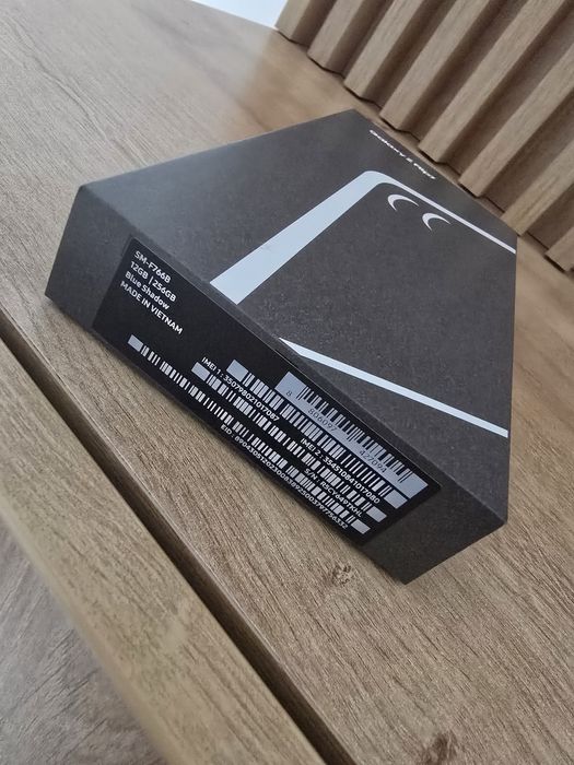 Vand samsung galaxy Z Filip 7
